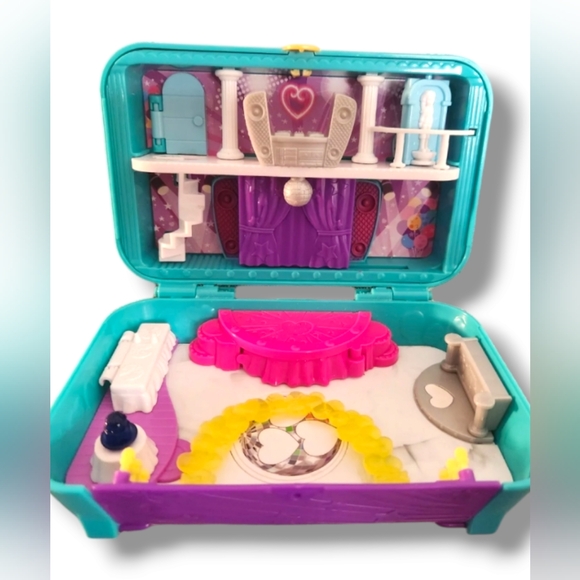 Polly Pocket 'Dance Par-Taay' Case Playset with Vintage Polly - Picture 1 of 16